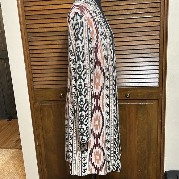 bua//bua Open Front Lightweight Multicolor Aztec Design Sweater/Cardigan Size S - Picture 4 of 8